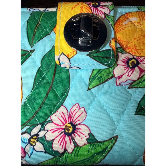 NWOT Vera Bradley Zip Around Wallet Clutch Lemons Grove Floral Print Light Blue - Picture 7 of 7